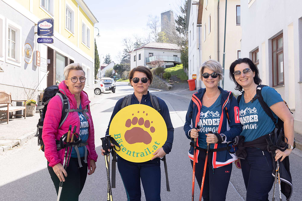 WANDERWomen unterwegs am Bärentrail